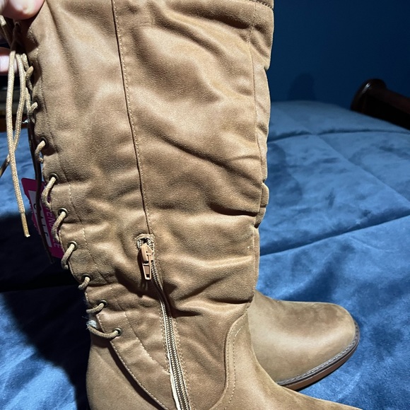 New with tags  women’s tall boots. - Picture 1 of 5
